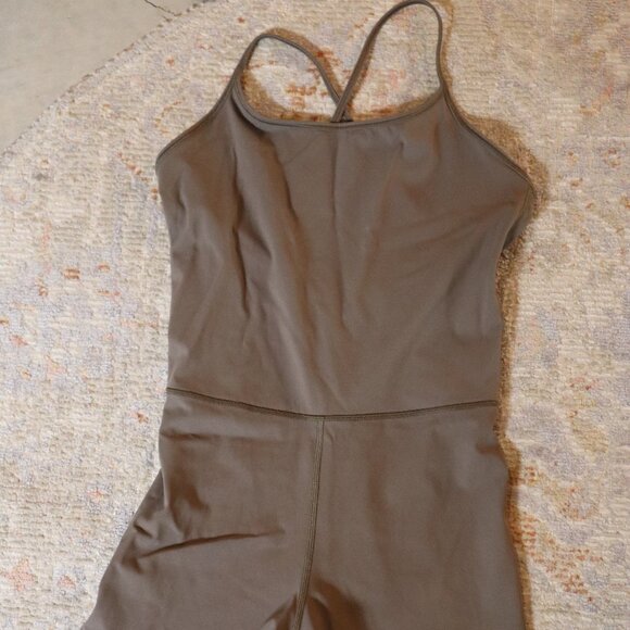 Everlane Bodysuit Runsie, size Small, flat Taupe neutral color - Picture 2 of 4